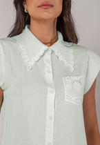 Blusa Alfaiataria Com Gola Em Renda E Bolso Decorado Verde Salvatore Blusa Alfaiataria Com Gola Em Renda E Bolso Decorado Verde Salvatore