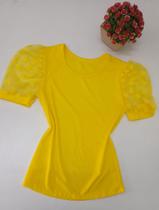 Blusa amarela com manga bufante de renda