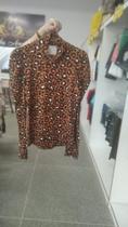 Blusa animal print manga comprida