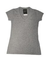 Blusa Báscia Lisa Decote V Com Detalhes Blusa Báscia Lisa Decote V Com Detalhes