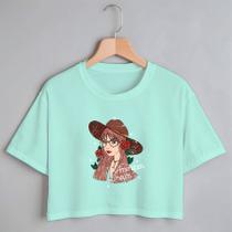 Blusa Blusinha Camiseta Cropped TShirt Feminina Algodão Tecido Premium Estampa Digital Mulher Chapéu Flor Blusa Blusinha Camiseta Cropped TShirt Feminina Algodão Tecido Premium Estampa Digital Mulher Chapéu Flor