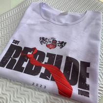 Blusa branca com estampa rebelde