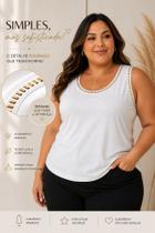 Blusa Branca Plus Size Regata com Detalhe Dourado Blusa Branca Plus Size Regata com Detalhe Dourado