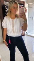 Blusa Cambraia Off