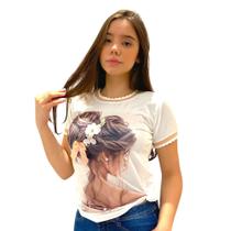Blusa Camiseta Tshirt Feminina Moça Flor Detalhes Na Gola E Manga, Aplicações 3D Com Pérolas E Laço