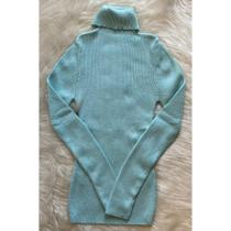 Blusa canelada com gola alta