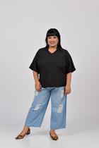 Blusa com gola e decote em V preta Plus Size