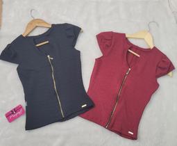 Blusa com zíper jacar Blusa com zíper jacar