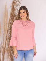 Blusa Crepe Feminina Manga Longa 3/4 com Gola Rendada e Manga Sino Casual