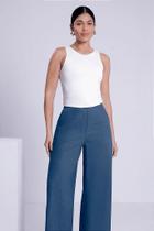 Blusa Cropped Básica com Decote Redondo em Malha de Viscose Responsável