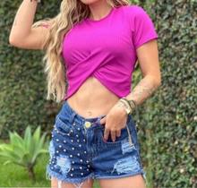 Blusa cropped canelada manga curta sem bojo transpassada feminina