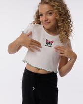 Blusa Cropped de Malha Canelada com Bordado de Borboleta