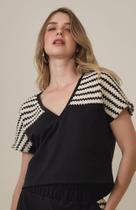 Blusa Cropped de Malha E Tricot Na Pala Preto