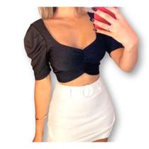 Blusa cropped decote drapeado manga bufante poliéster feminino estilo