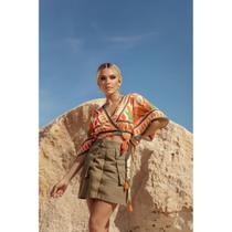 Blusa cropped em crepe de seda Blusa cropped em crepe de seda