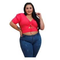 Blusa cropped plus size decote drapeado pingente recorte canelado manga curta feminino básico