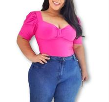 Blusa cropped plus size manga bufante com bojo detalhe no decote poliéster moda feminina