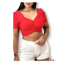 Blusa cropped tendência feminina com decote drapeado manga bufante em poliéster