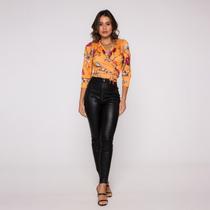 Blusa Cropped Transpassada de Manga 3/4 e amarração