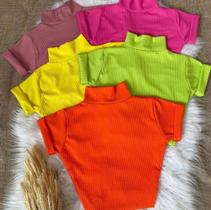 Blusa curta