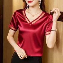Blusa De Cetim Na Cor Vermelha No Tamanho M com manga longa e recorte V no decote Marca Ideal Store