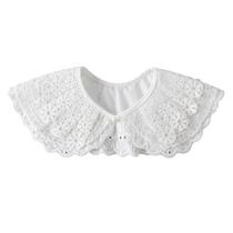 Blusa de flores de renda branca com gola falsa e colarinho removível