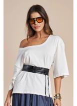 Blusa de Malha Oversized Assimétrica Lica - Conforto e Estilo