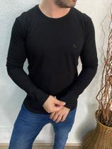 Blusa de manga longa disponível na cor preta Blusa de manga longa disponível na cor preta