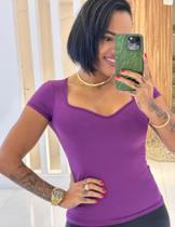 Blusa de Manga Modeladora com Bojo Violeta Tamanho G Blusa de Manga Modeladora com Bojo Violeta Tamanho G