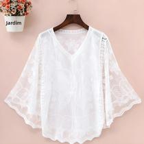 Blusa de Renda Branca com Manga Larga - Bordada e Elegante para o Verão 2024 Blusa de Renda Branca com Manga Larga - Bordada e Elegante para o Verão 2024