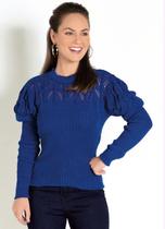 Blusa de tricô azul royal com detalhe vazado