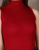 Blusa de tricô vermelha gola alta