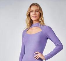 Blusa de tricot lilás com decote Blusa de tricot lilás com decote