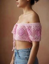 Blusa de verão rosa em crochê cropped