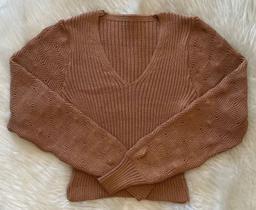 Blusa decote V manga trabalhada