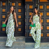 Blusa Estampada com Detalhe de Amarração no Decote Blusa Estampada com Detalhe de Amarração no Decote