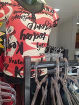 Blusa estampas variadas Blusa estampas variadas
