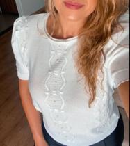 Blusa Fany em Tricô e Aplique Discreto em Pérolas