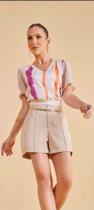 Blusa Feminina adulta Tecido seda Cor estampada fundo branco e estampa com rosa e laranja Tamanho m Blusa Feminina adulta Tecido seda Cor estampada fundo branco e estampa com rosa e laranja Tamanho m