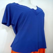 Blusa Feminina Azul Lisa Gola em V Ombro a Ombro. Blusa Feminina Azul Lisa Gola em V Ombro a Ombro.