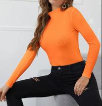 blusa feminina canelada manga longa gola alta elegante