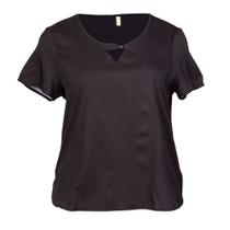 Blusa Feminina Cativa Plus Size Detalhe em Pingente no Decote Preta