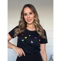 Blusa Feminina Corações Coloridos T -Shirt moda Baby look 100% Algodão Envio Imediato P AO G2 Plus