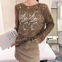 Blusa Feminina de Malha com Bordado de Margaridas - Decote V e Manga Comprida Blusa Feminina de Malha com Bordado de Margaridas - Decote V e Manga Comprida