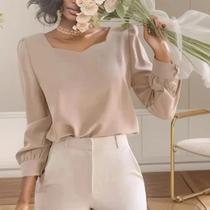 Blusa Feminina Elegante com Manga Bufante e Gola Quadrada - Moda Primavera/Outono 2024 Blusa Feminina Elegante com Manga Bufante e Gola Quadrada - Moda Primavera/Outono 2024