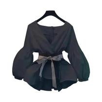 Blusa Feminina Elegante de Chiffon Listrada com Decote V e Cinto - Jeans Rasgados Blusa Feminina Elegante de Chiffon Listrada com Decote V e Cinto - Jeans Rasgados