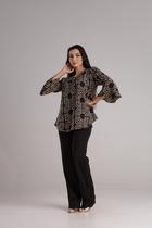 Blusa Feminina estampada decote v