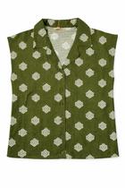Blusa Feminina Floral Estampada Sem Manga com Abotoamento Cores:Verde OlivaTamanho:G Blusa Feminina Floral Estampada Sem Manga com Abotoamento Cores:Verde OlivaTamanho:G