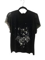 Blusa Feminina Gato Místico com Rosas e Mangas de Tule Transparente Blusa Feminina Gato Místico com Rosas e Mangas de Tule Transparente