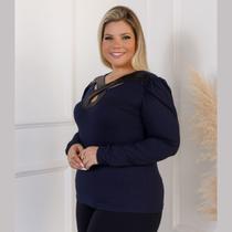 Blusa Feminina Lisa Plus Size Com Detalhe Frontal Em Paete Blusa Feminina Lisa Plus Size Com Detalhe Frontal Em Paete